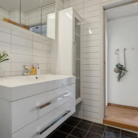 3br In Charming Nygardsoyden Берген
