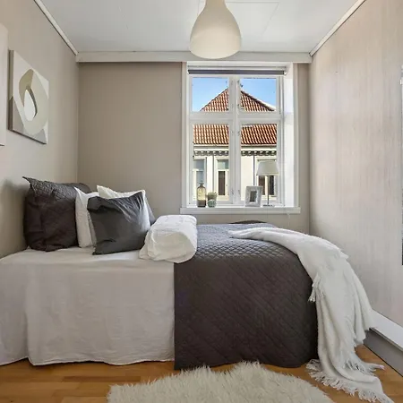 Leilighet 3br In Charming Nygårdsøyden Bergen